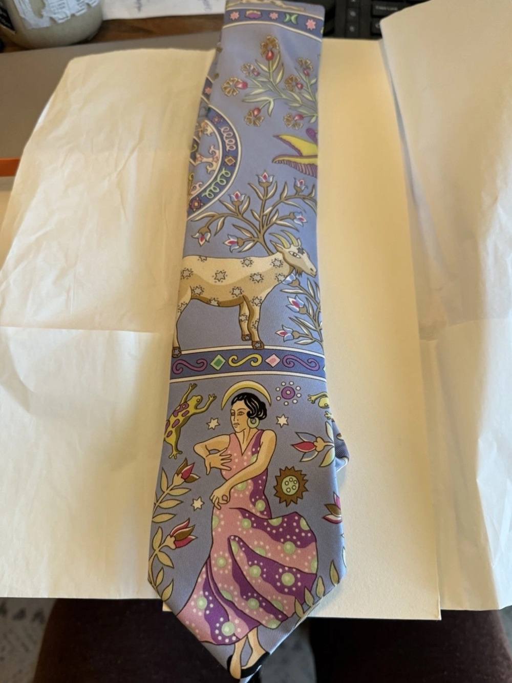 Hermès Vintage Graphic Tie Lavender Multi-Colored Pattern 100% Silk - Picture 4 of 8